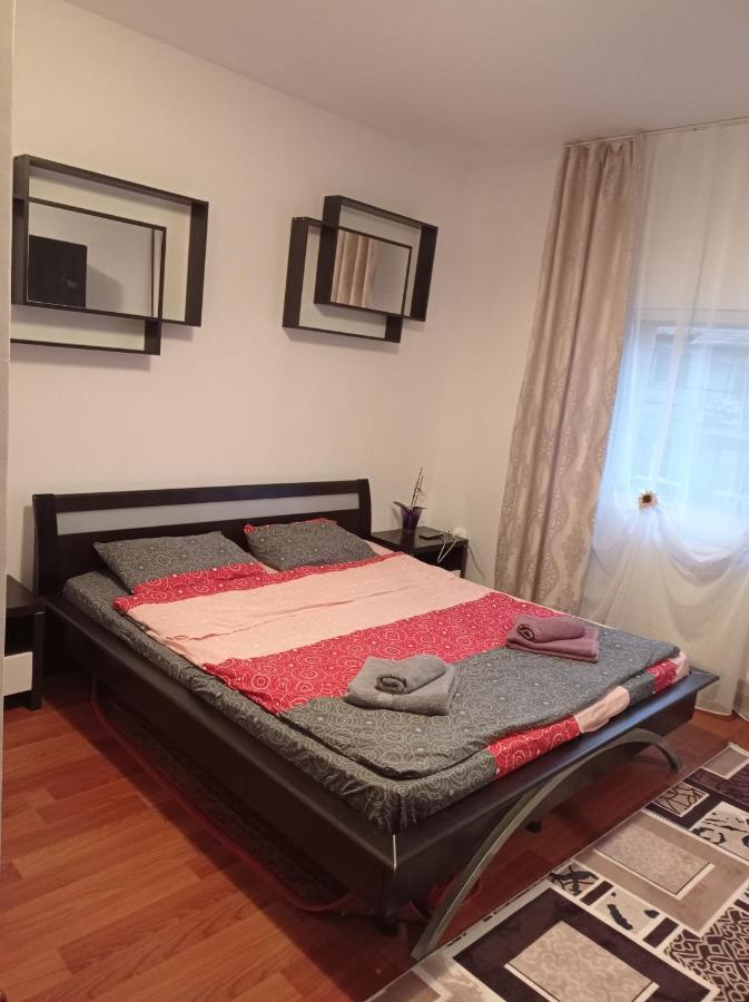 Apartament Bed and Breakfast Floreşti Exterior foto